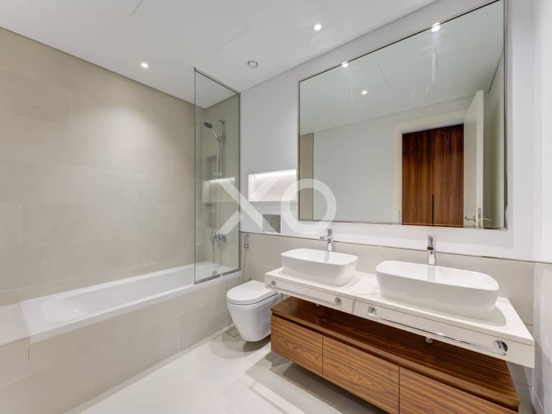 High floor | Prime Location | Burj Al Arab - Image 10