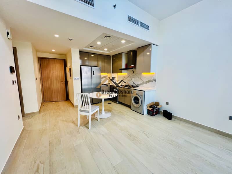 Corner Unit - Pool View | Ready To Move