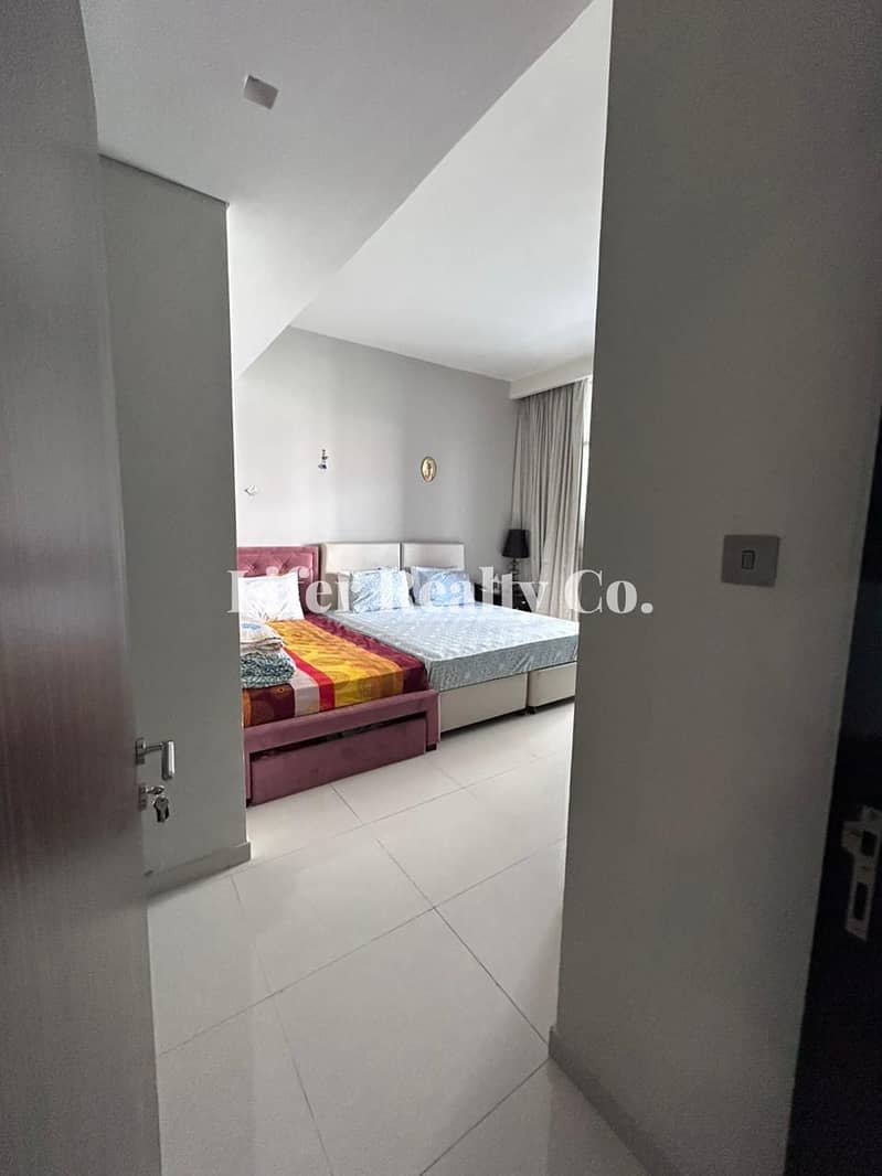 SPACIOUS LAYOUT I GOLF AND COMMUNITY VIEW I VACANT - Image 17