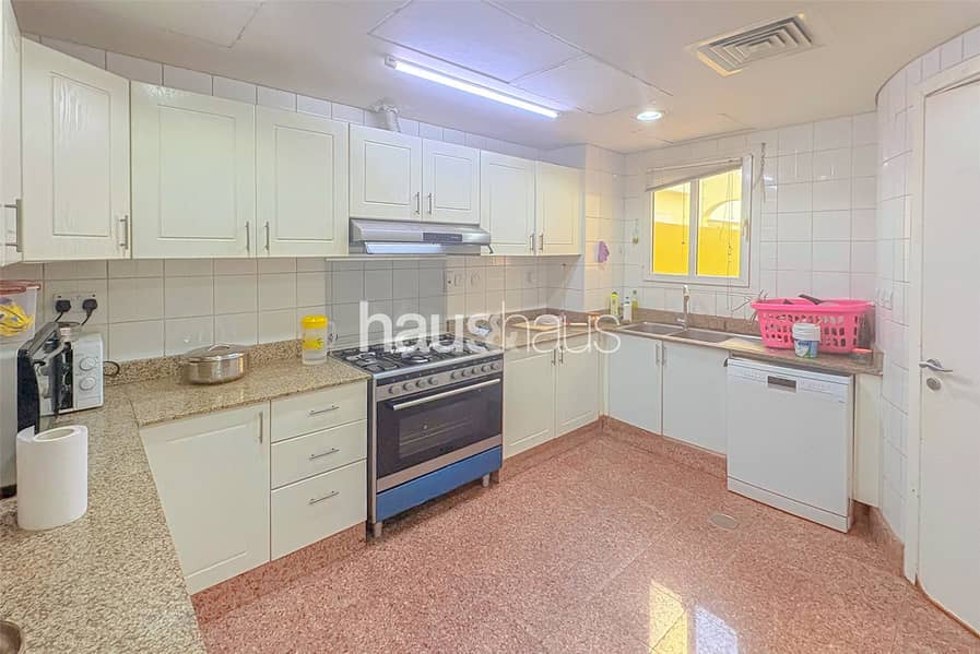 Large Layout | Good Conditon | Available February