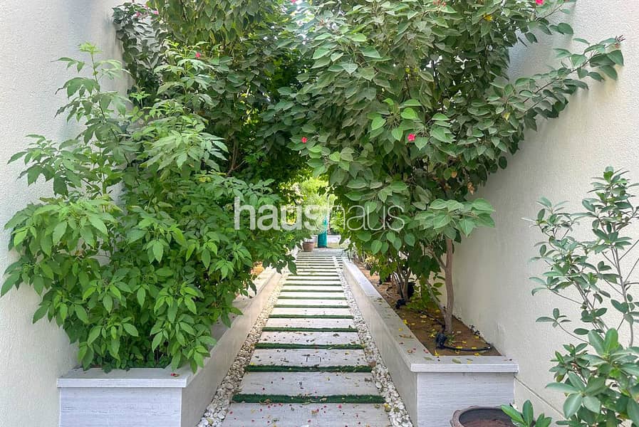 Luxury villa-Fully Renovated-Pool and Elevator