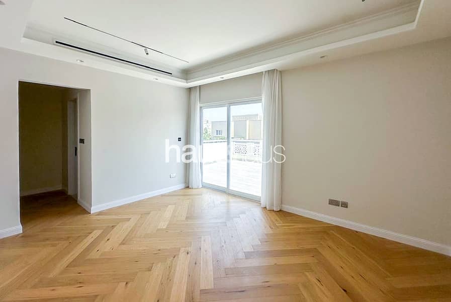 Luxury villa-Fully Renovated-Pool and Elevator - Image 15