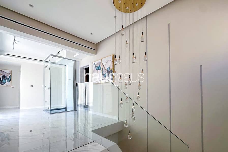 Luxury villa-Fully Renovated-Pool and Elevator - Image 16