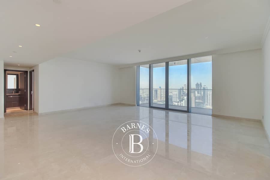 Marvelous Penthouse with Panoramic Burj Khalifa