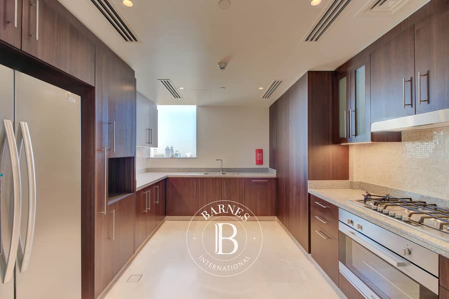 Marvelous Penthouse with Panoramic Burj Khalifa - Image 8