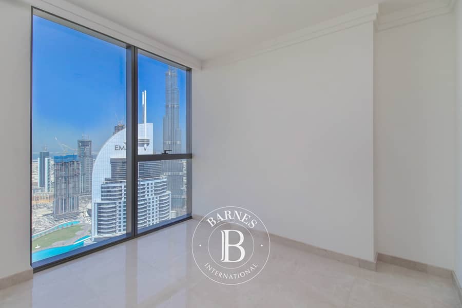 Marvelous Penthouse with Panoramic Burj Khalifa - Image 10