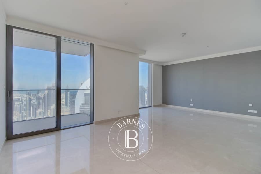 Marvelous Penthouse with Panoramic Burj Khalifa - Image 11