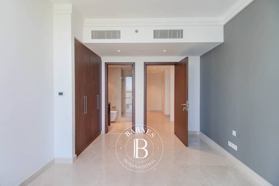 Marvelous Penthouse with Panoramic Burj Khalifa - Image 12