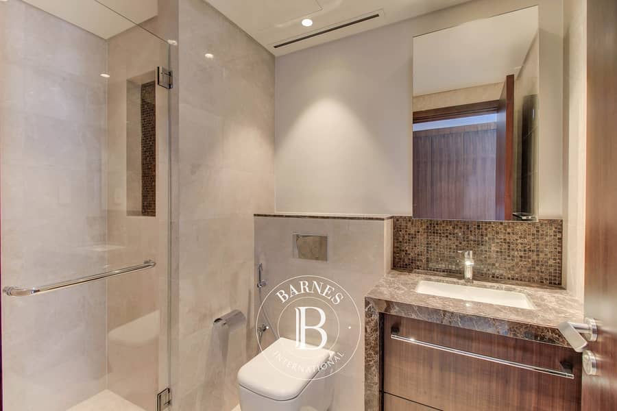 Marvelous Penthouse with Panoramic Burj Khalifa - Image 13