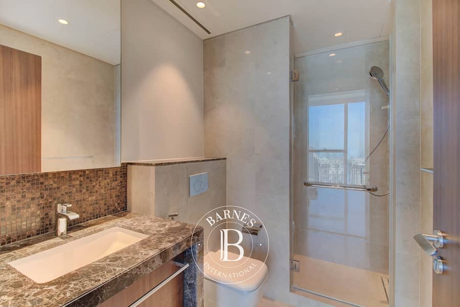 Marvelous Penthouse with Panoramic Burj Khalifa - Image 14