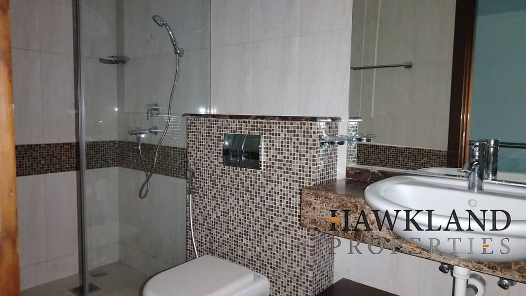 Bright Duplex with Open Comfortable Flow - Image 11