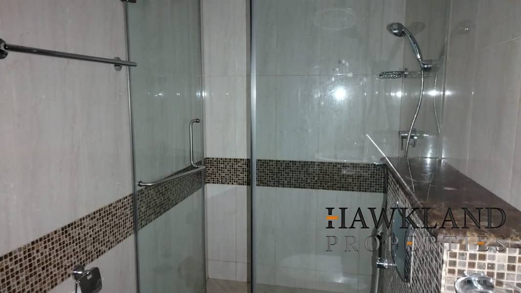 Bright Duplex with Open Comfortable Flow - Image 12