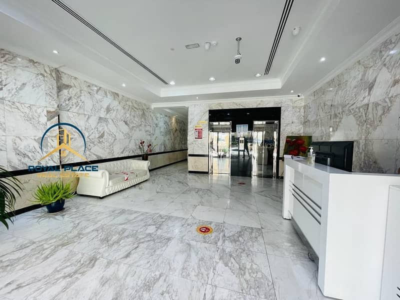 Spacious 3BR + Maids | Closed Kitchen | Near To Mall