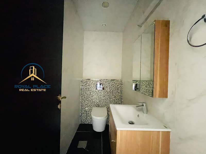 Spacious 3BR + Maids | Closed Kitchen | Near To Mall - Image 8