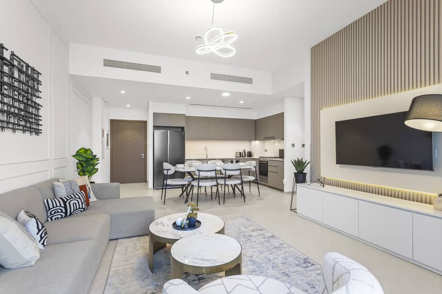 Downtown Luxe Retreat | Modern 2BR Facing Burj Khalifa