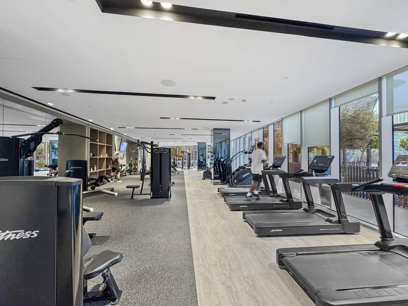 Downtown Luxe Retreat | Modern 2BR Facing Burj Khalifa - Image 17