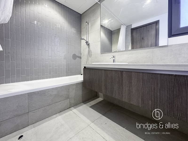 SINGLE ROW | CLOSE TO AMENITIES | FULLY UPGRADED - Image 13