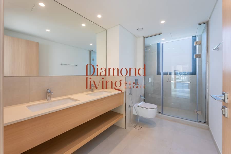 Park View Close to Amenities Multiple Options - Image 11