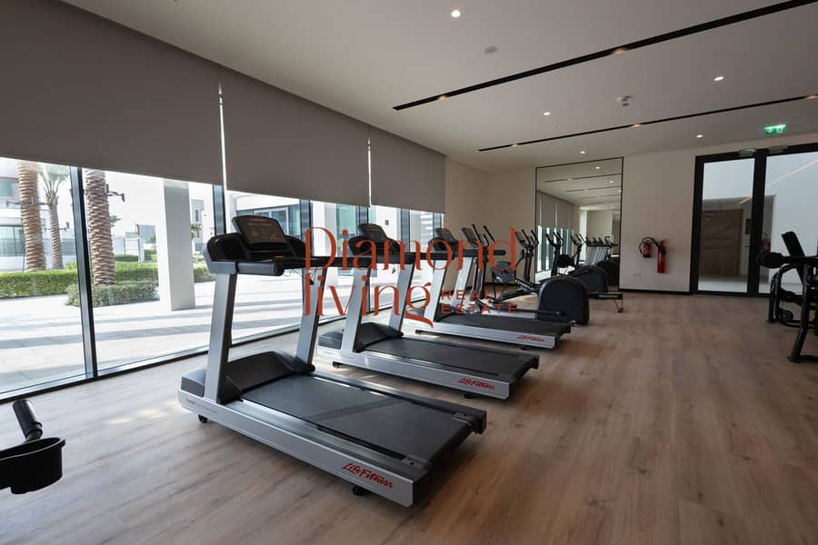 Park View Close to Amenities Multiple Options - Image 19