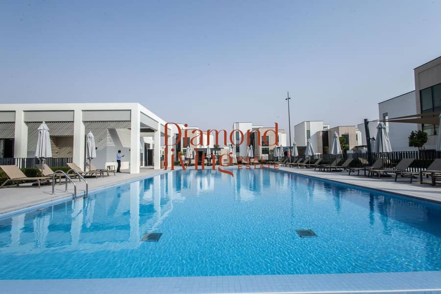 Park View Close to Amenities Multiple Options - Image 20