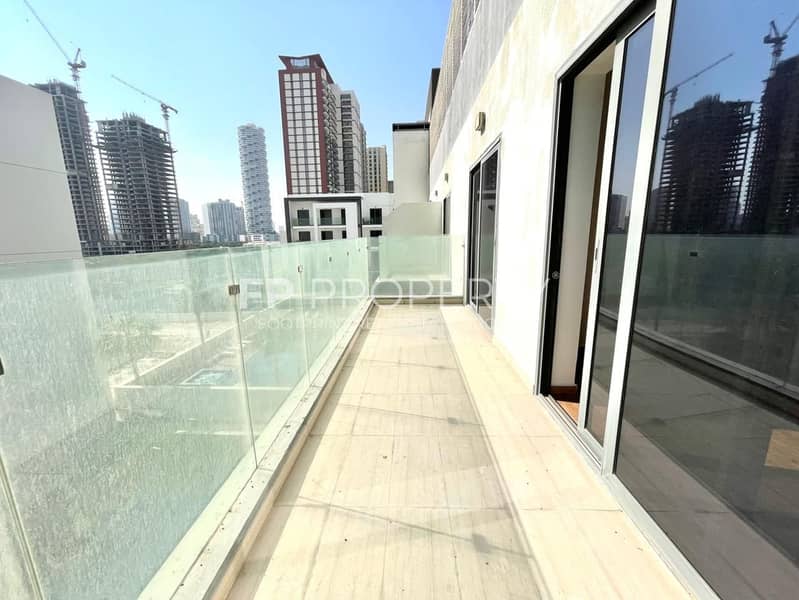 FULLY FURNISHED 2BHK / CHILLER FREE /READY TO MOVE