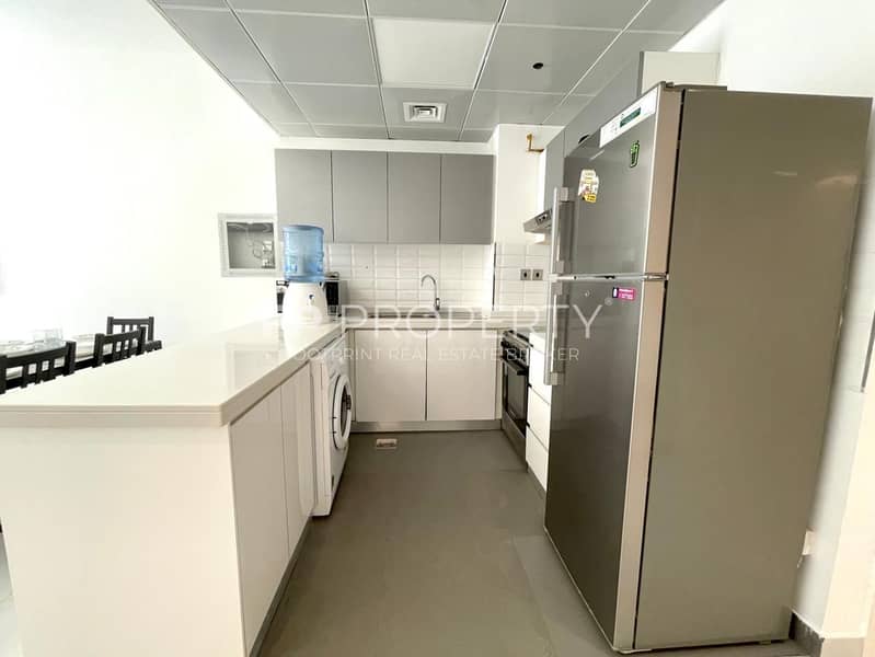 FULLY FURNISHED 2BHK / CHILLER FREE /READY TO MOVE - Image 9