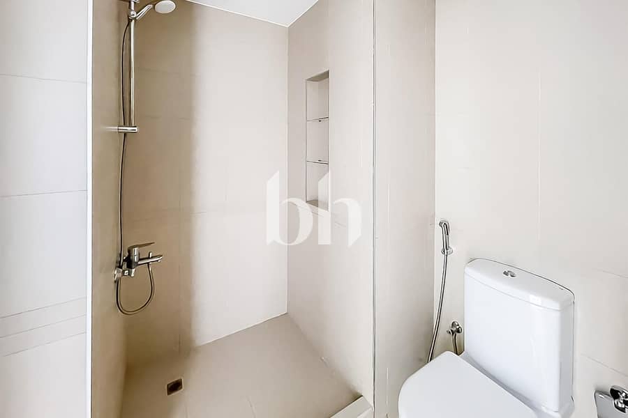 Vacant Soon | Prime Location | Single Row - Image 10