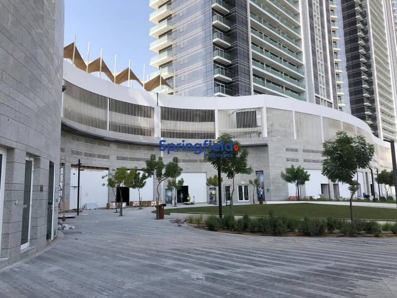 High-Floor Studio | Golf Course View | Roi - Image 9