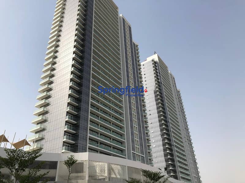 High-Floor Studio | Golf Course View | Roi