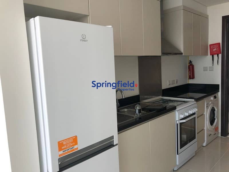 High-Floor Studio | Golf Course View | Roi - Image 7