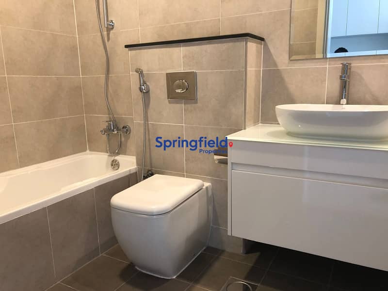 High-Floor Studio | Golf Course View | Roi - Image 11