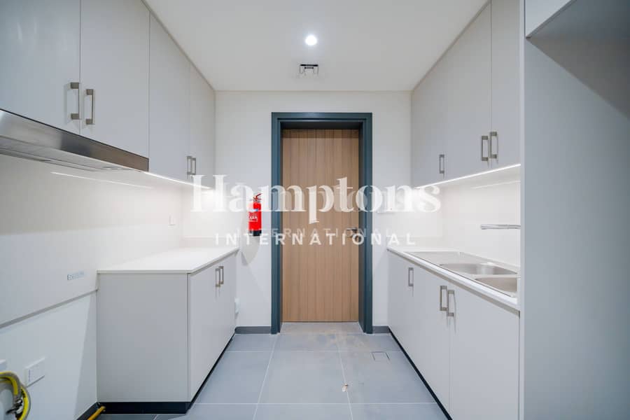 Corner Villa | Brand New | Single Row - Image 8