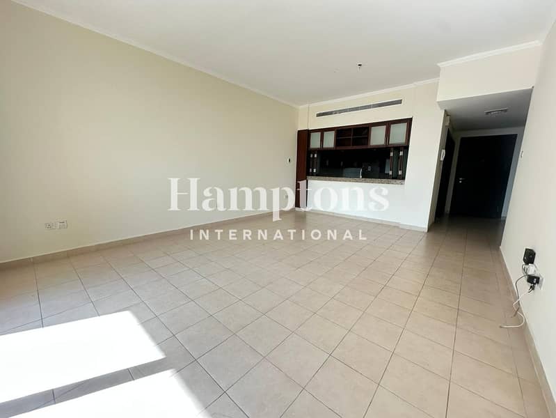 HIGH FLOOR | LAKE VIEW | SPACIOUS - Image 6