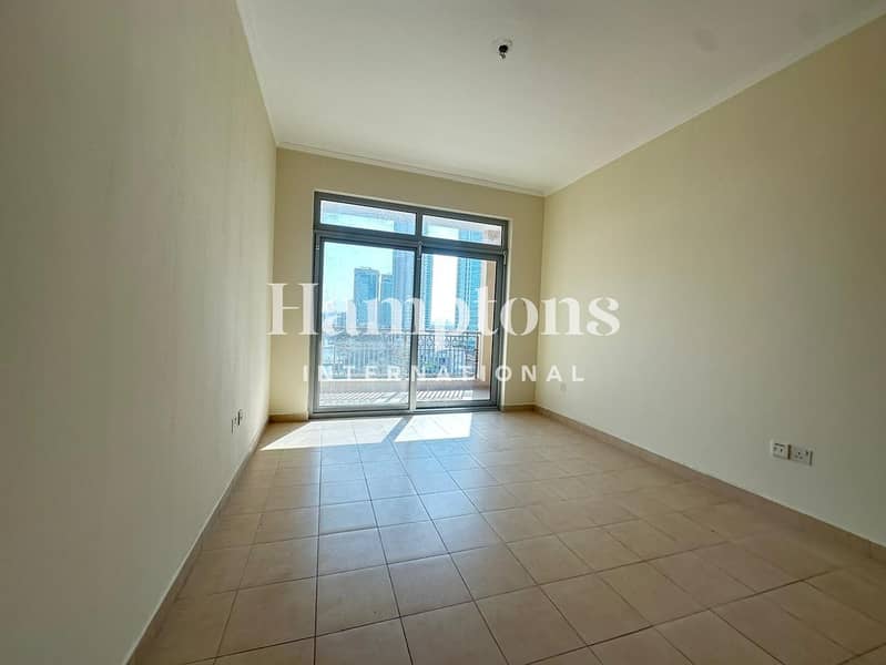 HIGH FLOOR | LAKE VIEW | SPACIOUS - Image 9