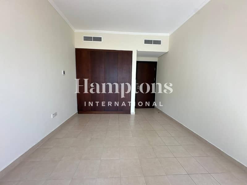 HIGH FLOOR | LAKE VIEW | SPACIOUS - Image 11