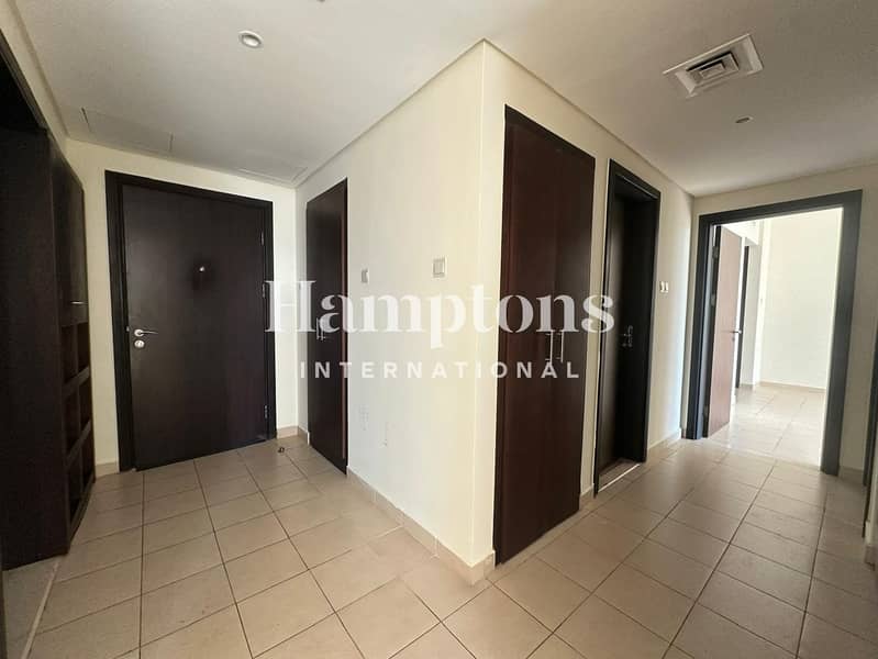 HIGH FLOOR | LAKE VIEW | SPACIOUS - Image 13