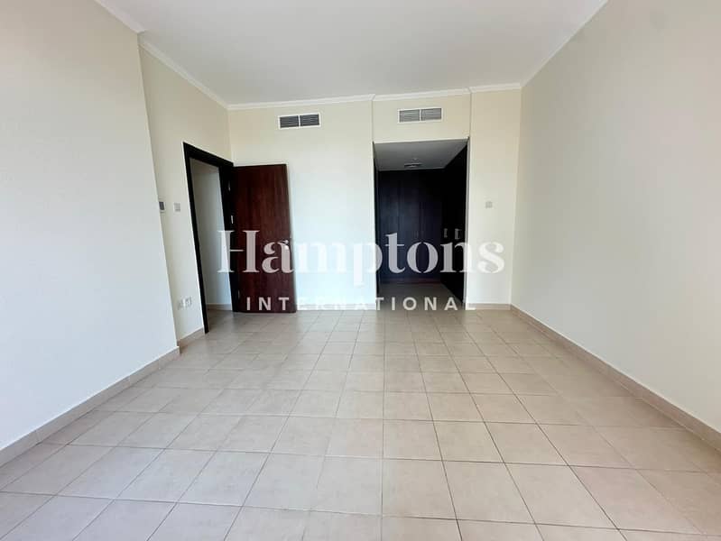 HIGH FLOOR | LAKE VIEW | SPACIOUS - Image 15