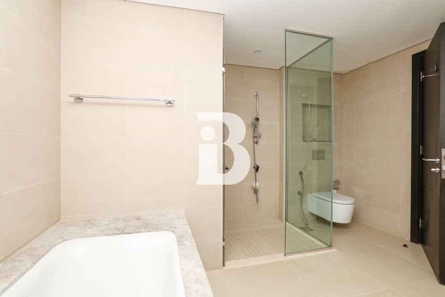 View of the Burj Khalifa | Skyline over the Water - Image 14