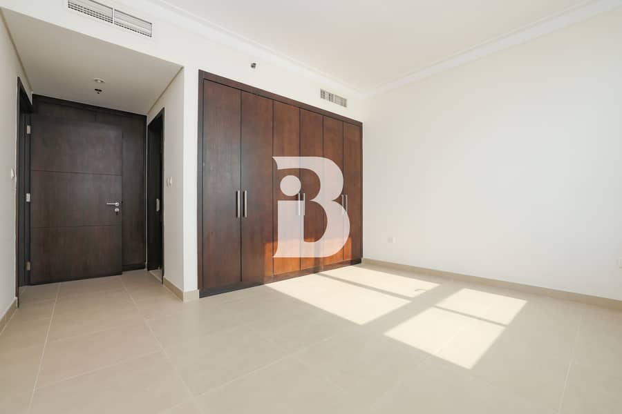 View of the Burj Khalifa | Skyline over the Water - Image 16