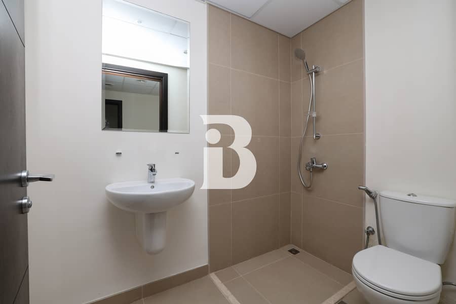 View of the Burj Khalifa | Skyline over the Water - Image 19