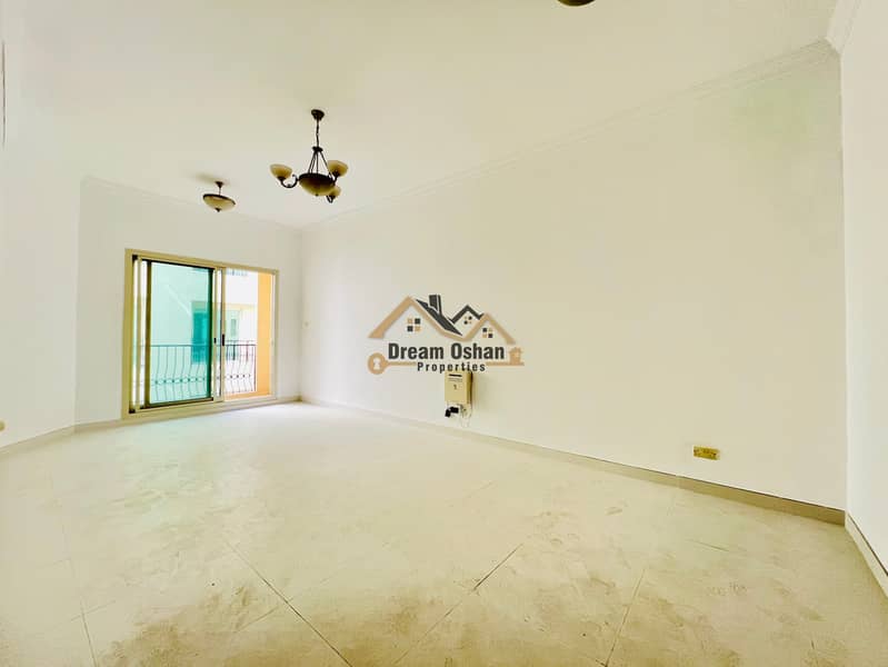 Specious 2BHK+Balcony / Near To Metro / Renovated