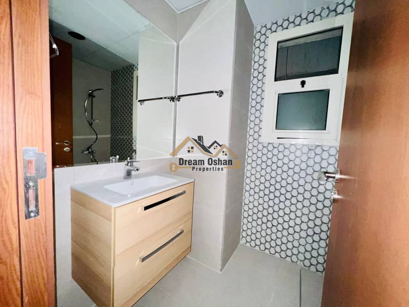 Specious 2BHK+Balcony / Near To Metro / Renovated