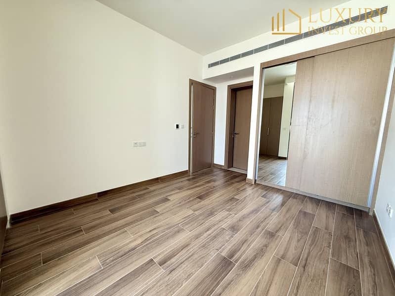 Single Row | Type E | Landscaped - Image 13