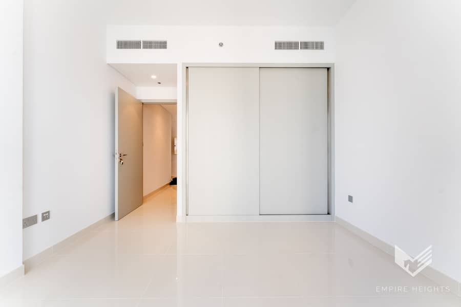 High Floor | Waterfront Living | Elegant - Image 6