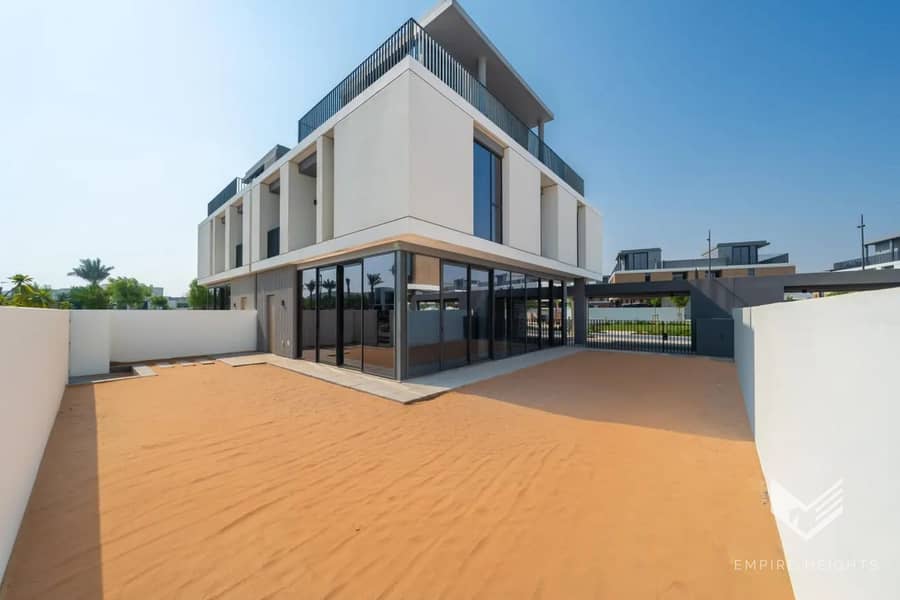 Spacious | Luxurious | Near Park