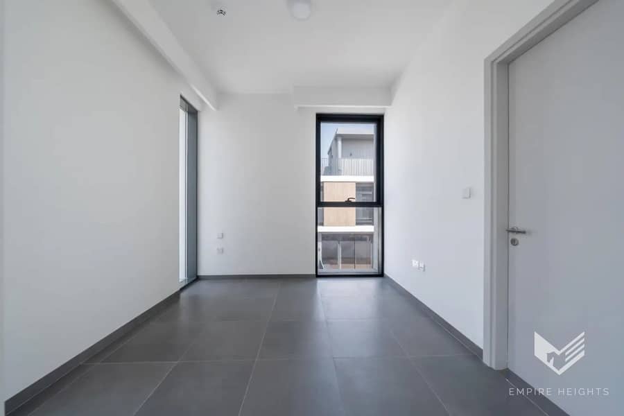 Spacious | Luxurious | Near Park - Image 10