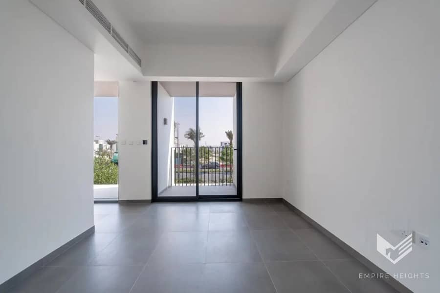 Spacious | Luxurious | Near Park - Image 13