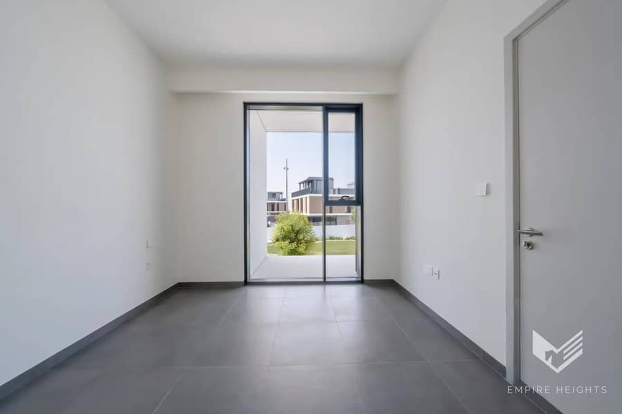 Spacious | Luxurious | Near Park - Image 14