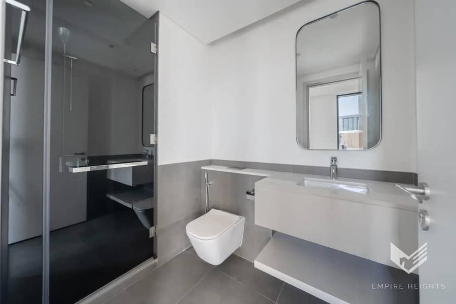 Spacious | Luxurious | Near Park - Image 19