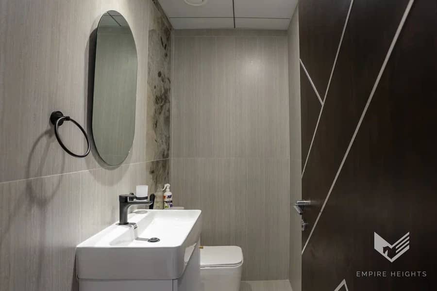 1BR Furnished | Prime Location | Upgraded - Image 13